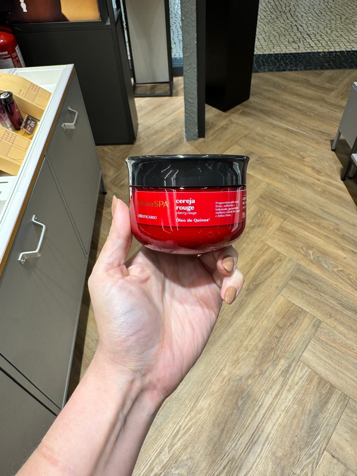 Creme Firmador de Colo 5 em 1 Nativa Spa
Cereja Rouge 200g