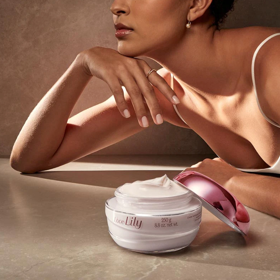 Love Lily Acetinado Hidratante Corporal, 250g