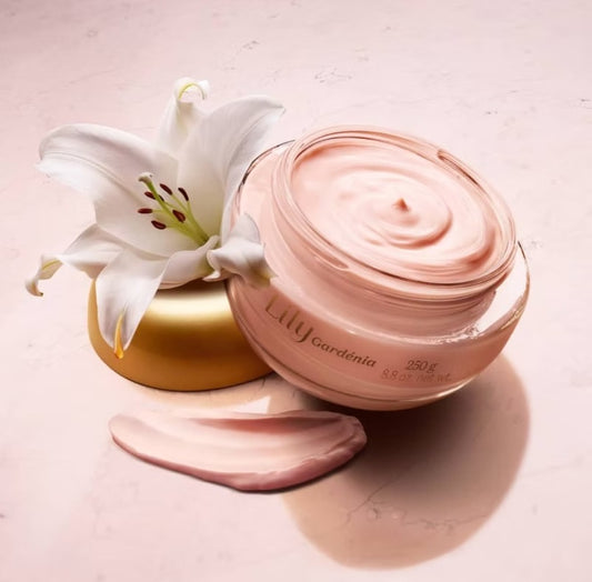 Edição limitada-Creme hidratante acetinado Lily Gardénia